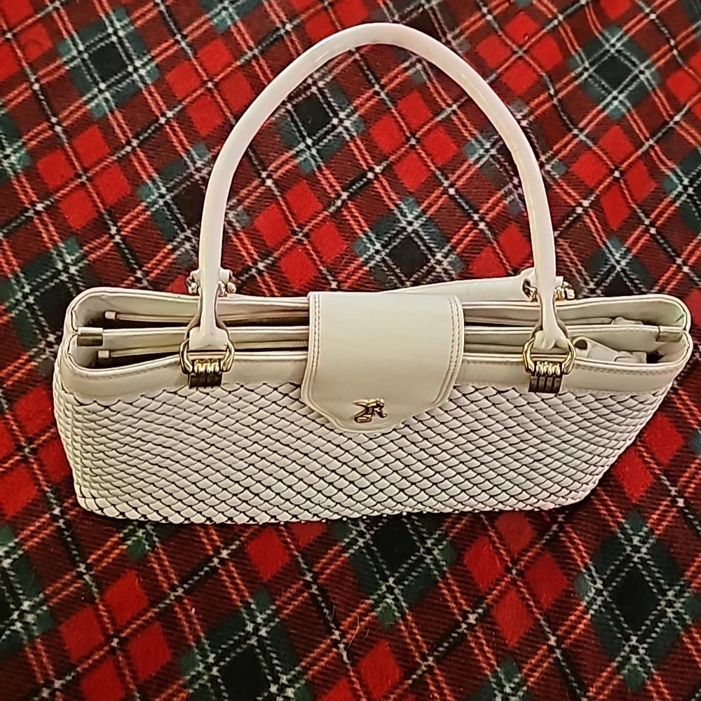 White R Purse - Chain Mail - Picture 12 of 16